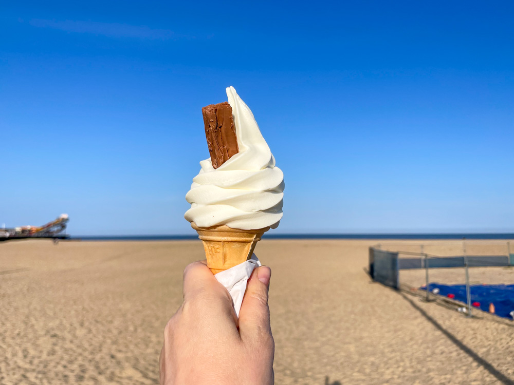99 cent ice cream and Great Yarmouth beach